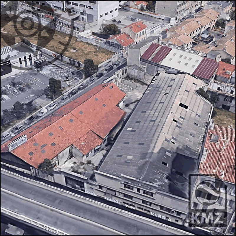 13 - Hangars